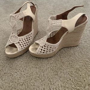 Wedge shoes